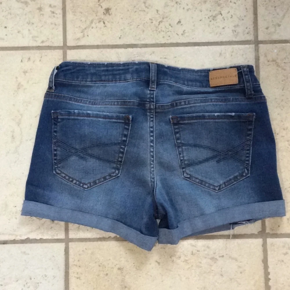 Aeropostale MIDI destroyed denim short